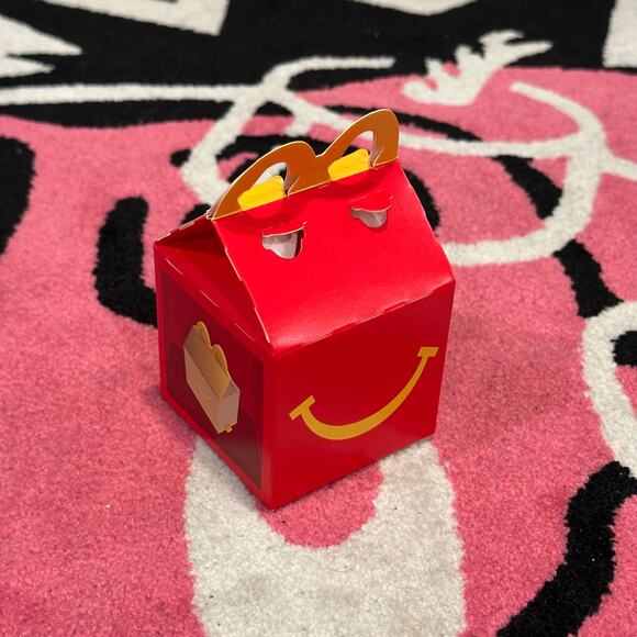 McDonald’s 2025 Gold Mini Happy Meal Box Toy - Picture 6 of 10